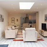1 Bedroom Flat In Putney