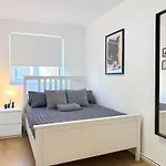 Bright Stockwell Rooms