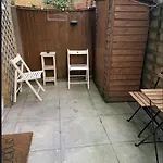 East London Two Bedroom Apartment With Private Patio - Entire Apartment