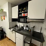 Central Earls Court Studio Flat