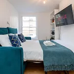 The Deluxe Barbican Duplex
