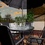 Chic 1-Bed Flat With Terrace In Notting Hill W10