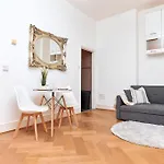 Chic 1-Bed Flat With Terrace In Notting Hill W10