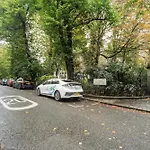 spacious Knightsbridge flat