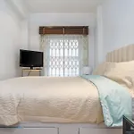 spacious Knightsbridge flat
