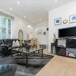 spacious Knightsbridge flat