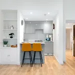 Luxury 2 Bed Flat In Notting Hill
