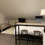 Lovely 1-Bed Studio In Walthamstow London