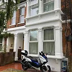 Lovely 1-Bed Studio In Walthamstow London