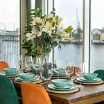 Excel London Majestic Apartment