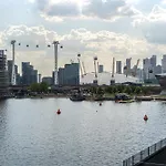 Excel London Majestic Apartment