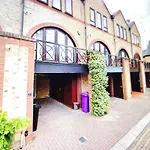 Elegant Modern Cozy 3Bd Apt 1Gb Wifi - Luxurylondonstays