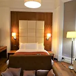 Sloane Square Apartments