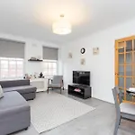 Stylish Paddington Flat -Modern And Spacious