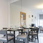 Stylish Paddington Flat -Modern And Spacious
