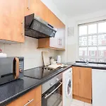 Stylish Paddington Flat -Modern And Spacious