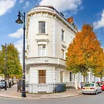 Flat In Victoria London