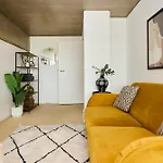 The Wenlock Arms - Inviting 1Bdr Flat With Study Room And Balcony