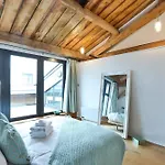 Wild Roses Serviced Apartments - Excel Warehouse 1