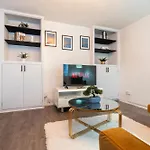 Fulham Serviced Apartment, Sleeps 6 Wifi Parking