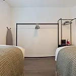 Fulham Serviced Apartment, Sleeps 6 Wifi Parking
