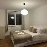 Comfy 2Bed Near O2 Canary Wharf Excel