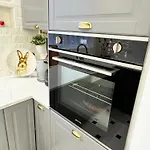 Fulham Lux Apartment