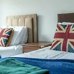 Gorgeous House, 5 Beds, Amazing Transport Links