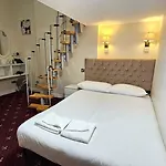 Hyde Park Court Hotel