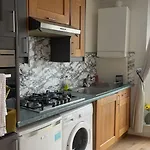 1 Bedroom Apartment Near Clapham North And Clapham High Street Station