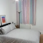 Exclusive Luxurious Double Bedroom In A Beautiful Shared Flat Close To Transit & Grocery Stores