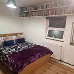 Comfortable Stay In Wembley