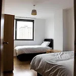 Modern 2 Bedroom Apartment Near Tower Bridge Free Parking