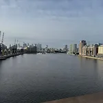Waterfront Double Room With Fireplace In The Heart Of Royal Docks
