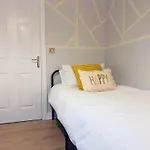 Olive Immaculate Wembley Apartment, 15Mins To Central London, By Edens