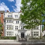 Modern Elegance In Paddington