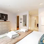 Luxury And Modern Bayswater Apartment
