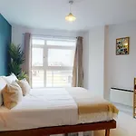 Cozy Hackney Apartment