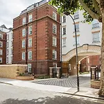 Modern And Stylish Apartment In West Kensington