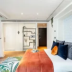 Idyllic Covent Garden Flat