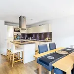 Beautiful Open Plan Garden Flat