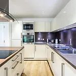 Beautiful Open Plan Garden Flat