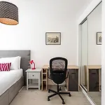 Beautiful Open Plan Garden Flat