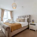 Gorgeous Wembley Flat