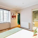 Chiswick Gem Stylish 1-Bed Flat For Modern Living