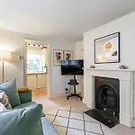 Cosy Flat In Battersea Park