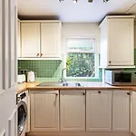 Cosy Flat In Battersea Park