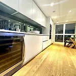 Luxury 3 Bedroom Apartment Central London By Wild