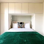 A Stylish Haven Near Portobello Road