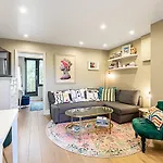 A Stylish Haven Near Portobello Road
